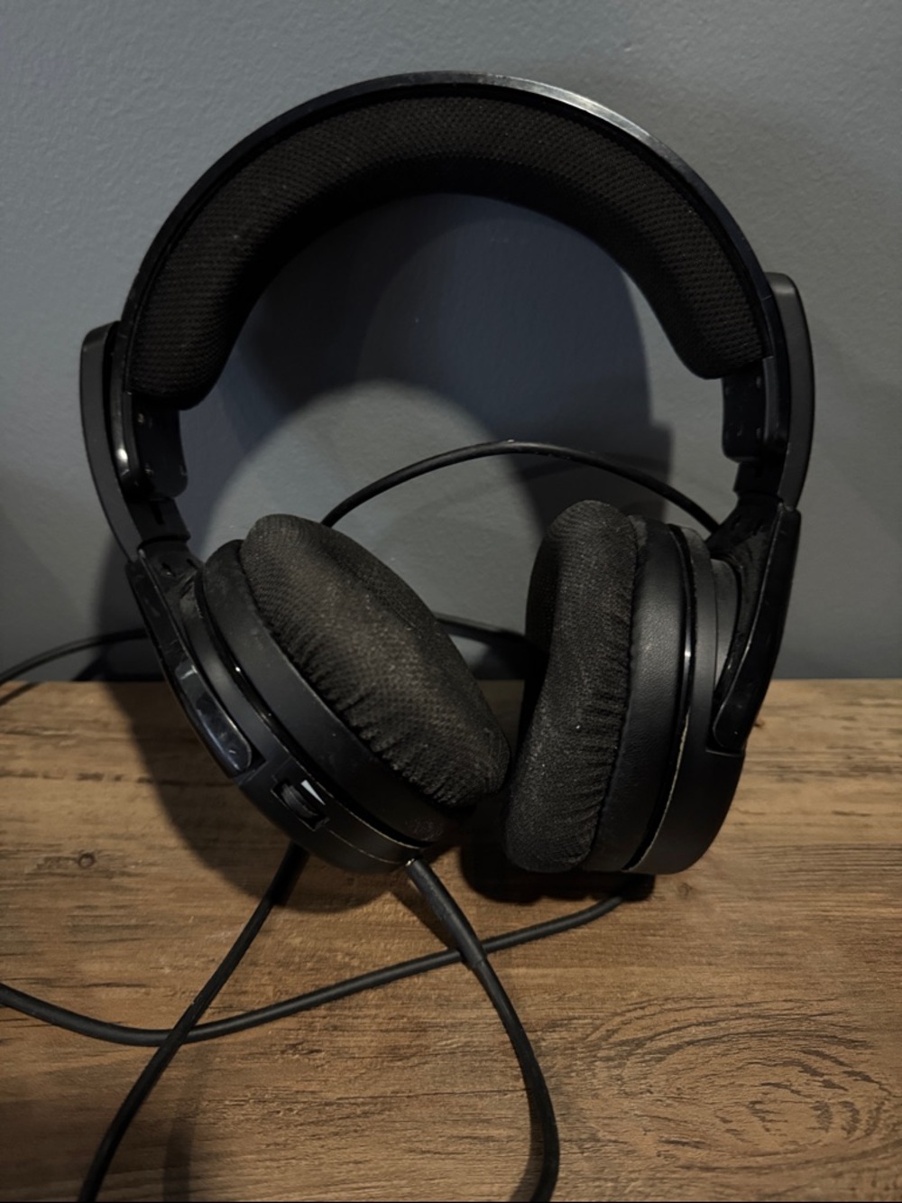 Over-Ear Wired Headphones in Black - Afterglow